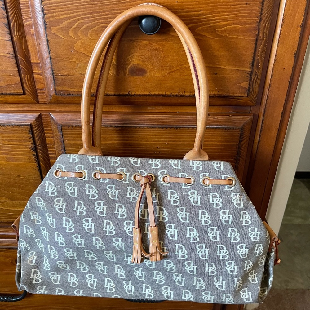 Dooney & Bourke shoulder bag